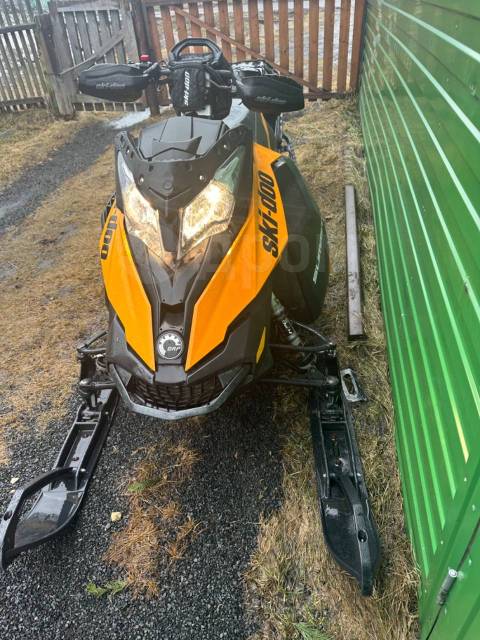 BRP Ski-Doo Summit. ,  ,   