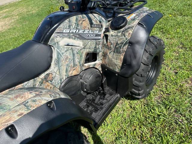 Yamaha Grizzly. ,  \,   