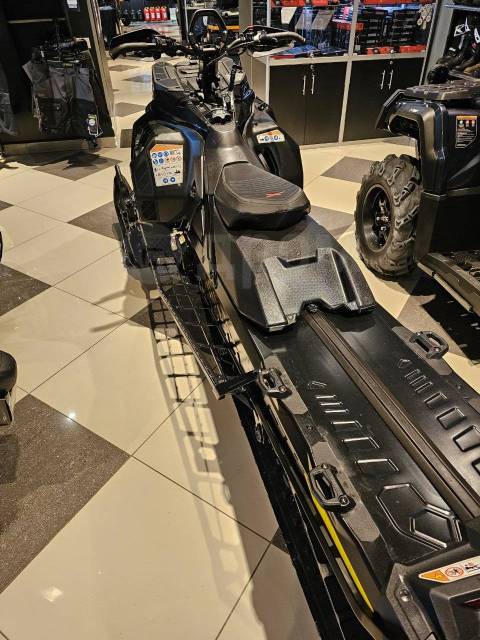 BRP Ski-Doo Summit X with Expert Package. ,  ,   