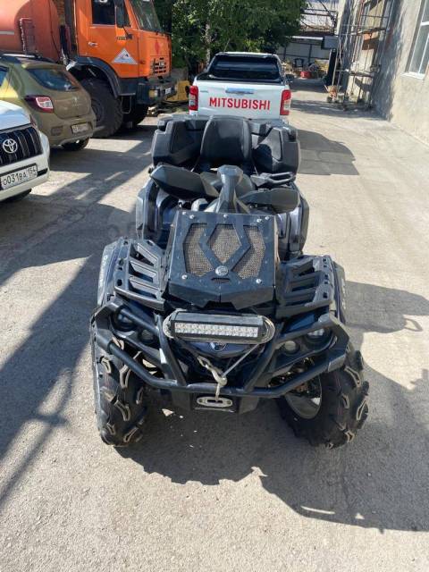 BRP Can-Am Outlander Max 1000R XT. ,  \,   