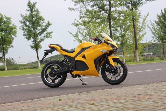 Yamaha YZF-R3. ,   