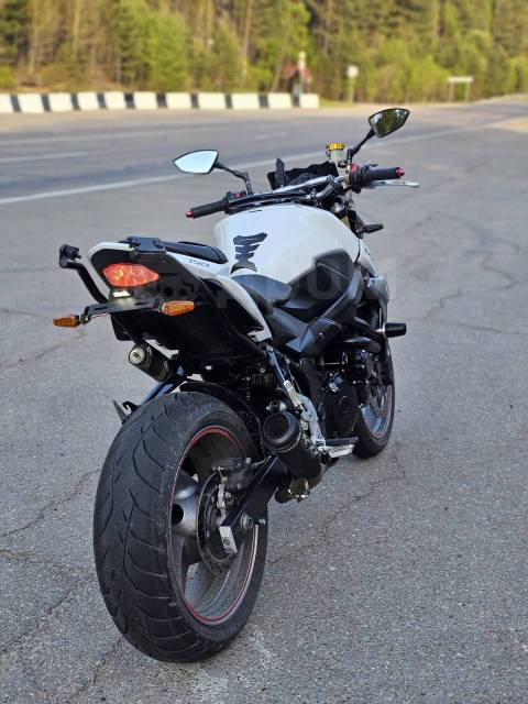 Suzuki GSR 750A. 750. ., , ,   