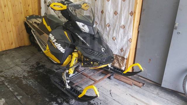 BRP Ski-Doo Summit. ,  ,   