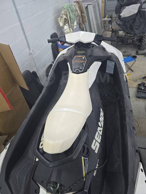 BRP Sea-Doo Spark. 2015  