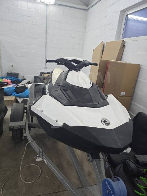 BRP Sea-Doo Spark. 2015  