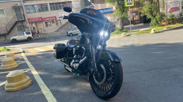 Harley-Davidson Street Glide. 1 700. ., , ,   