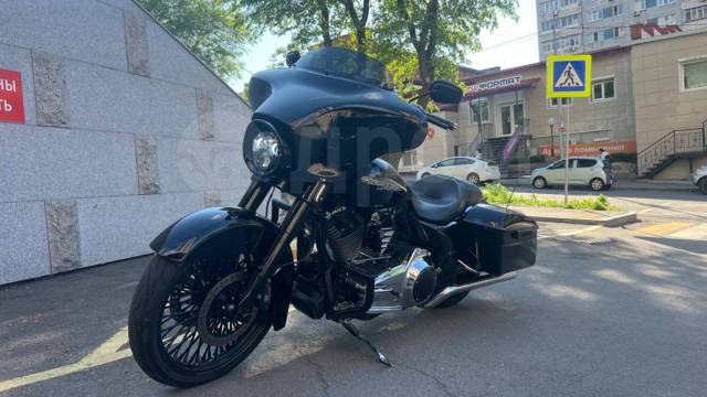 Harley-Davidson Street Glide. 1 700. ., , ,   