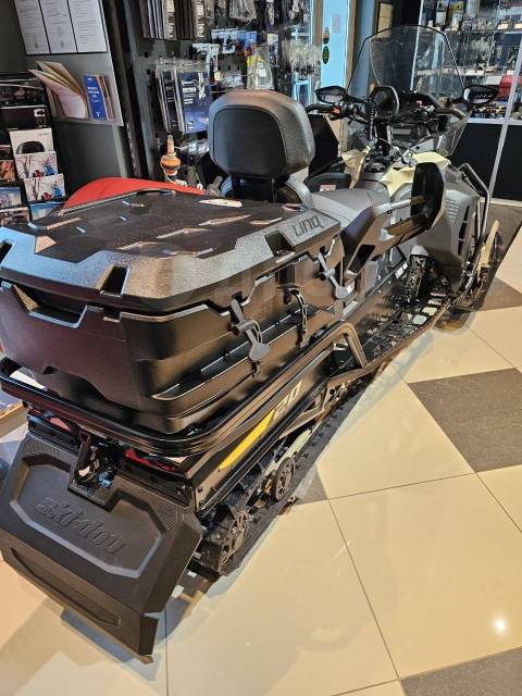 BRP Ski-Doo Expedition LE. ,  ,   