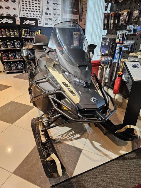 BRP Ski-Doo Expedition LE. ,  ,   