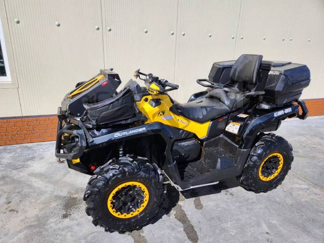 BRP Can-Am Commander 800. ,  \,   