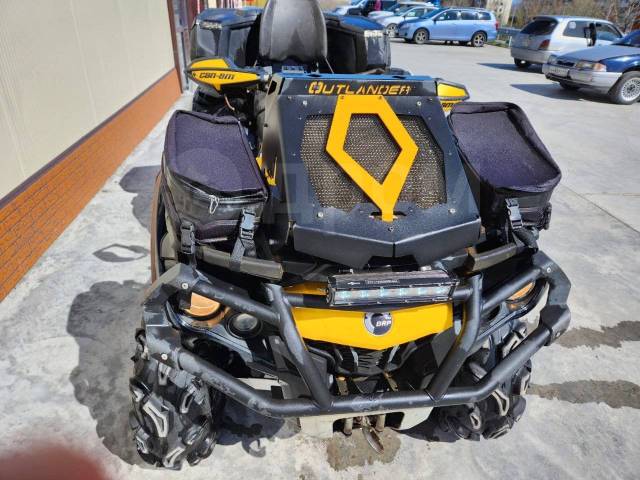 BRP Can-Am Commander 800. ,  \,   