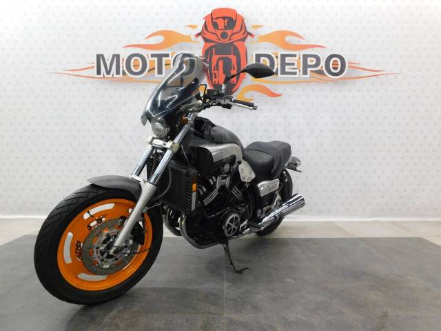 Yamaha V-Max 1200