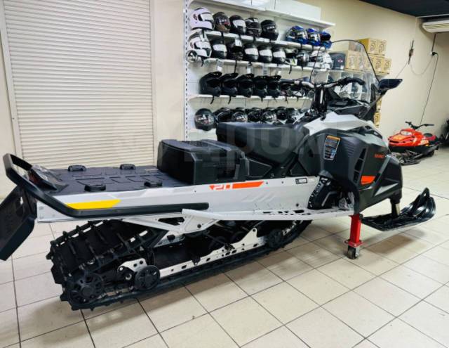 BRP Ski-Doo Skandic Sport. ,  ,   