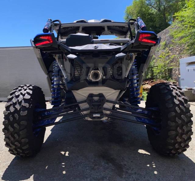 BRP Can-Am Maverick X RS Turbo RR. ,  \,   