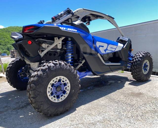 BRP Can-Am Maverick X RS Turbo RR. ,  \,   