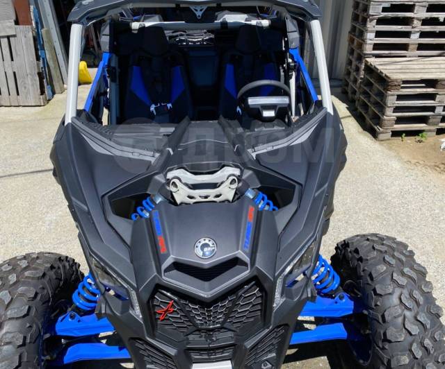 BRP Can-Am Maverick X RS Turbo RR. ,  \,   