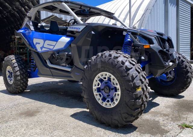 BRP Can-Am Maverick X RS Turbo RR. ,  \,   