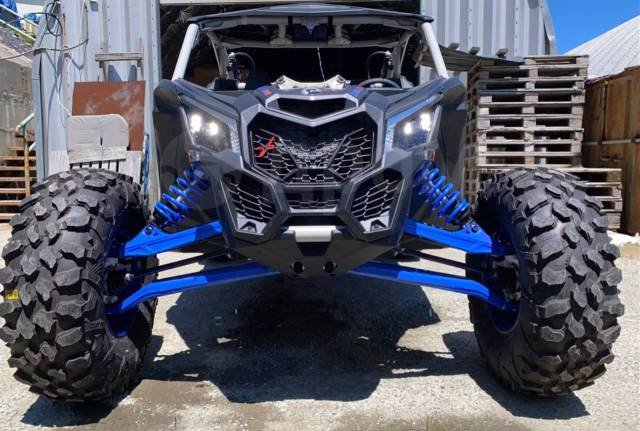 BRP Can-Am Maverick X RS Turbo RR. ,  \,   