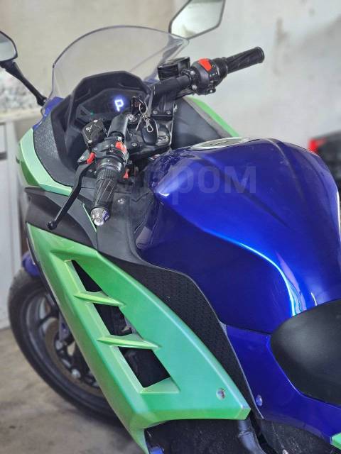 Kawasaki Ninja. , ,   