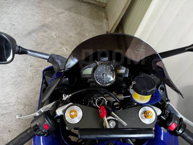 Yamaha YZF-R1