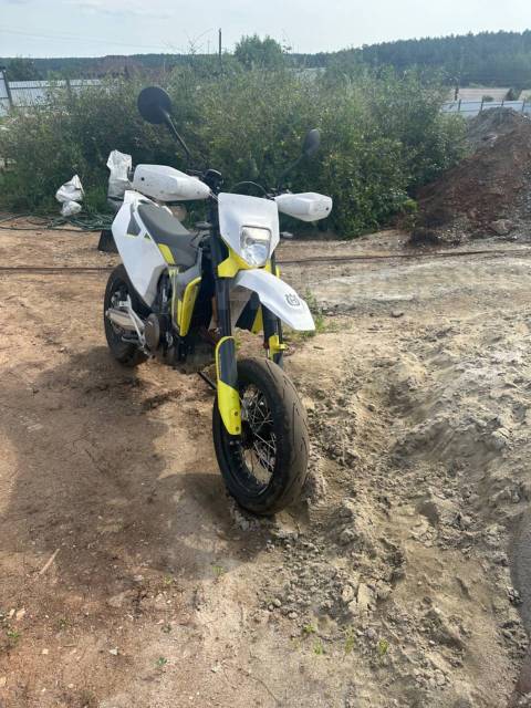 Husqvarna 701 Supermoto. 700. ., , ,   