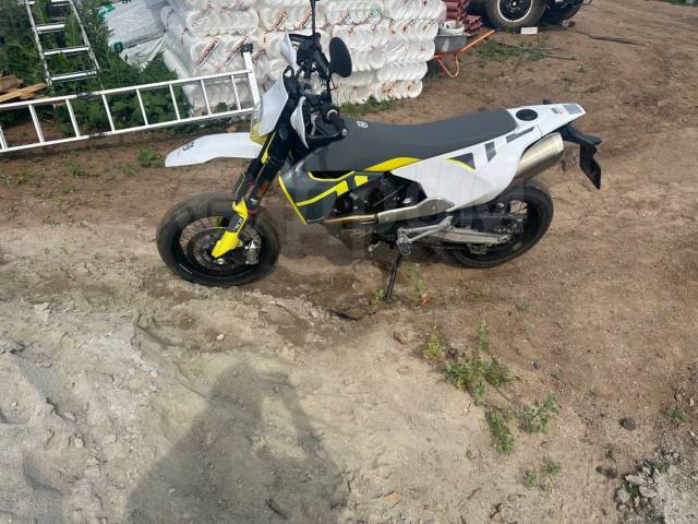 Husqvarna 701 Supermoto. 700. ., , ,   