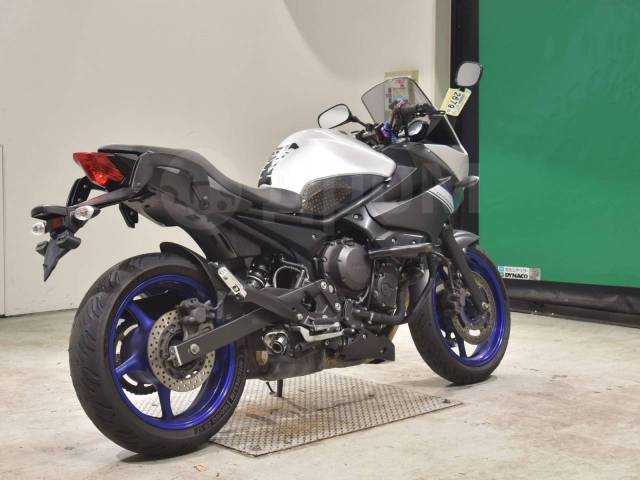 Yamaha FZ6R