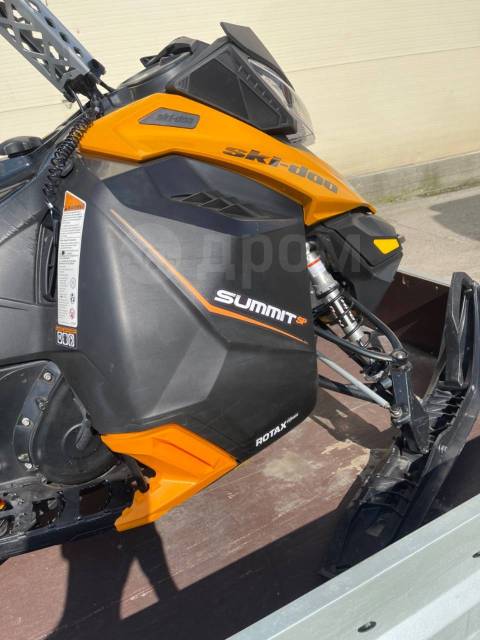 BRP Ski-Doo Summit. ,  ,   