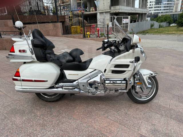 Honda Gold Wing. 1 800. ., , ,   