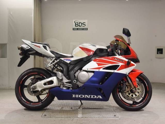 Honda CBR 1000RR Fireblade. 1 000. ., , ,  .     