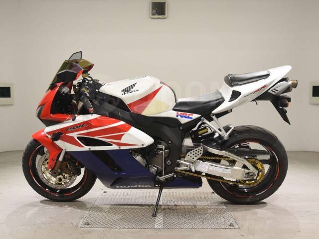 Honda CBR 1000RR Fireblade. 1 000. ., , ,  .     