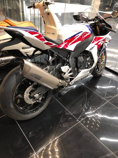 Honda CBR 1000RR Fireblade. 1 000. ., , ,   