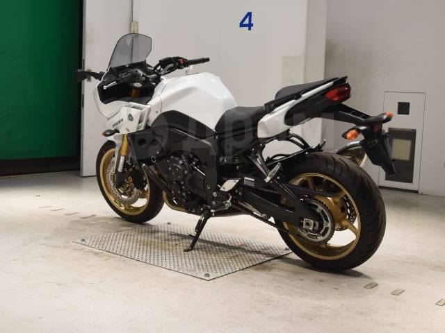 Yamaha FZ8-S. 800. .     