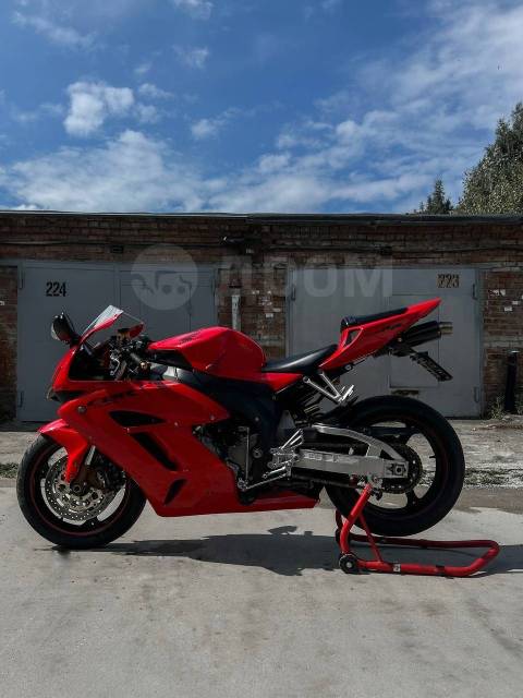 Honda CBR 1000RR Fireblade. 1 000. ., , ,   