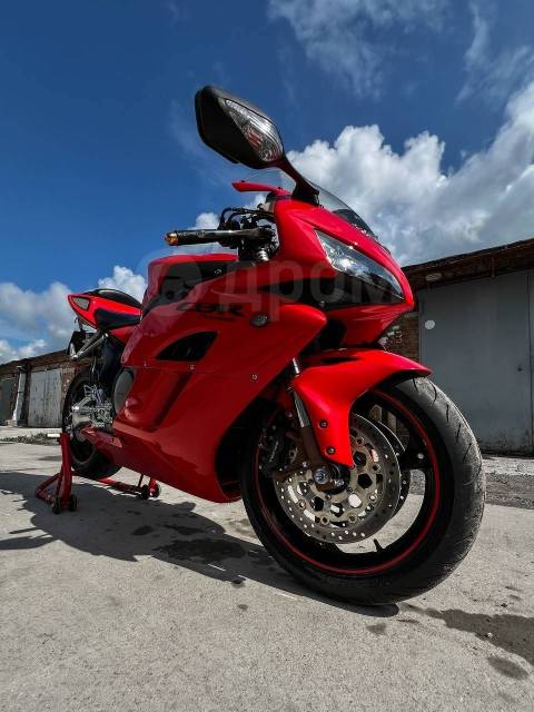 Honda CBR 1000RR Fireblade. 1 000. ., , ,   