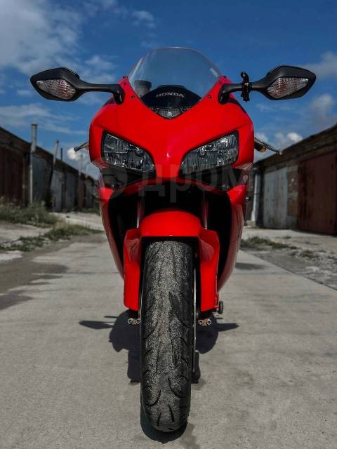 Honda CBR 1000RR Fireblade. 1 000. ., , ,   