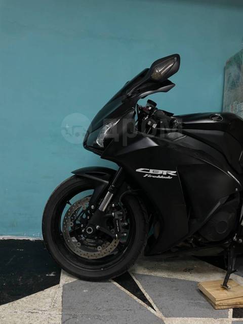 Honda CBR 1000RR Fireblade. 1 000. ., , ,   