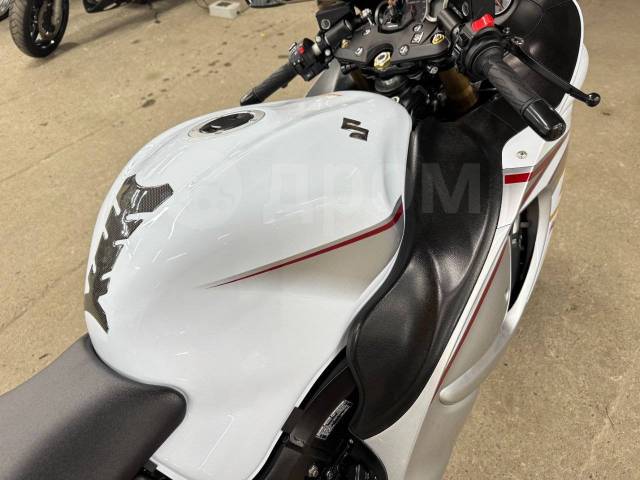 Suzuki GSX 1300R Hayabusa. 1 300. ., , ,   