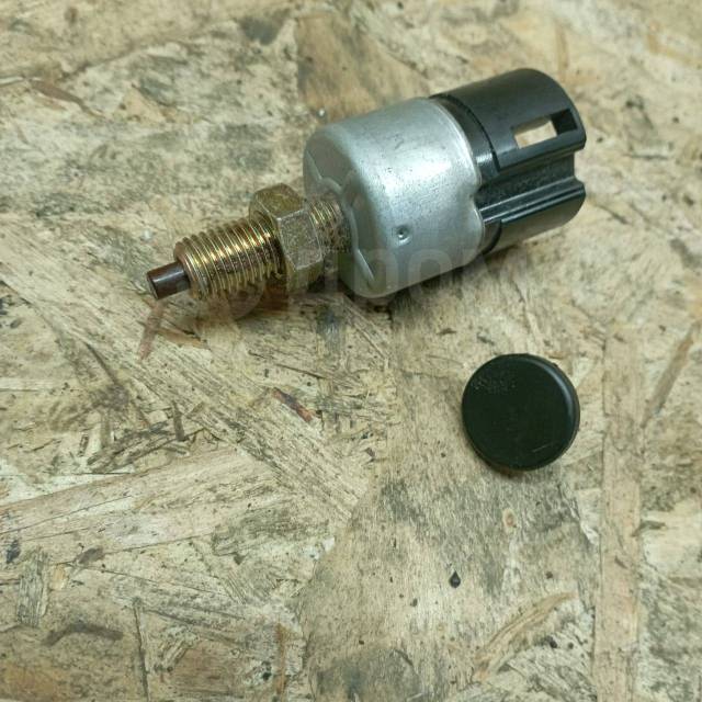 Купить Концевик педали тормоза Toyota Corolla Levin, Trueno, AE111 ...
