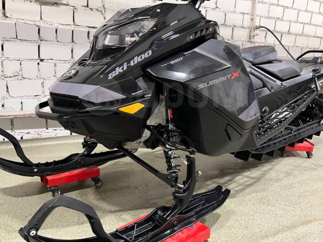 BRP Ski-Doo Summit X with Expert Package. ,  ,   