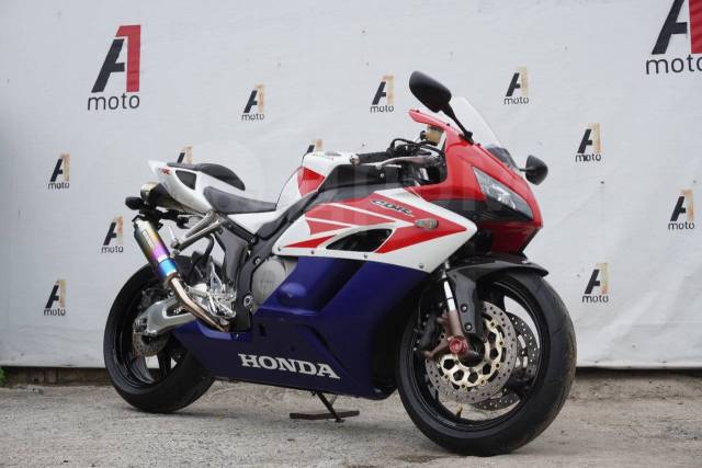 Honda CBR 1000RR Fireblade. 1 000. ., , ,   