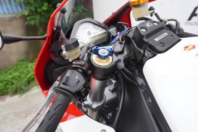 Honda CBR 1000RR Fireblade. 1 000. ., , ,   