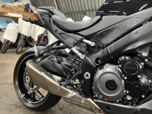 Suzuki GSX S1000. 1 000. ., , ,   