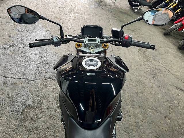 Suzuki GSX S1000. 1 000. ., , ,   