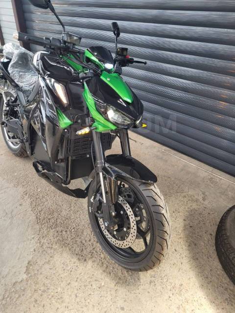 Kawasaki Z 1000. ,  ,   