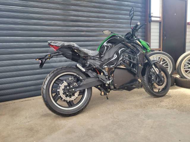 Kawasaki Z 1000. ,  ,   