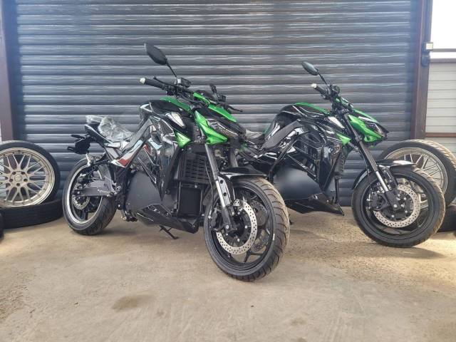 Kawasaki Z 1000. ,  ,   