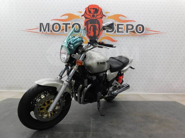 Yamaha XJR 1200