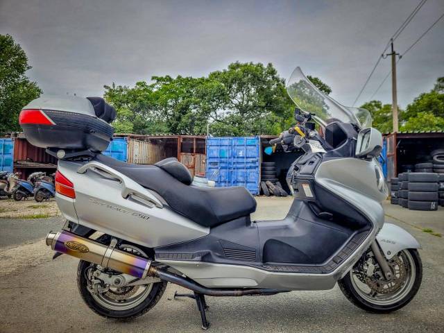 Suzuki Skywave 650