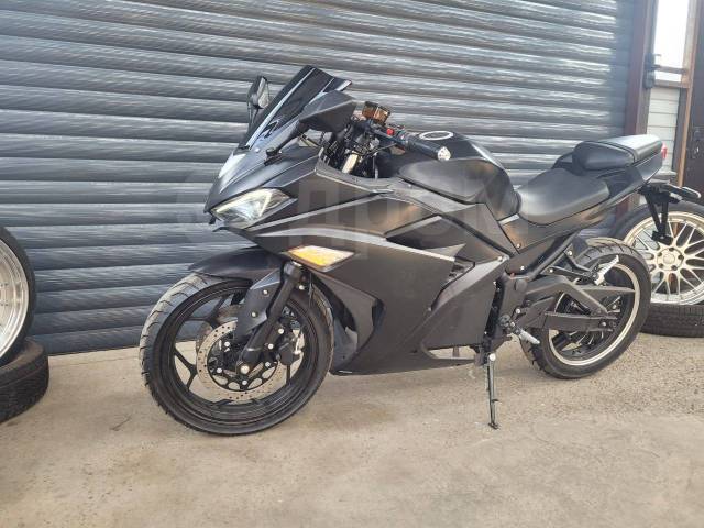 Yamaha R1. ,  ,   